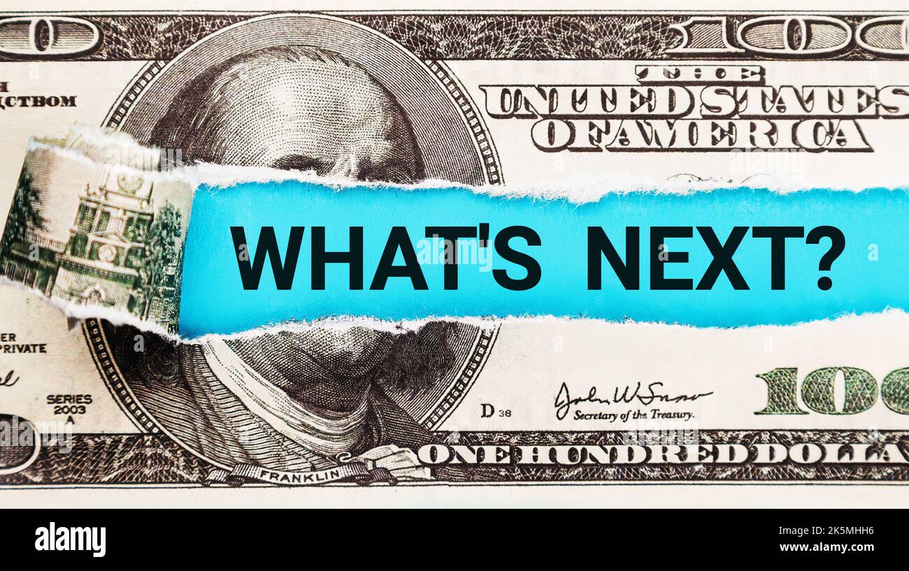 Quel est le mot suivant écrit avec les billets de dollar américain. Le mot « What's Next on dollar usa background ». Concepts d'inspiration commerciale. Stratégie et Banque D'Images