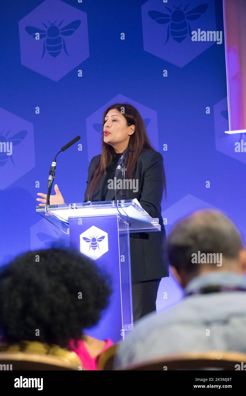 The Co-operative Party Conference 2022, Queens Hotel, Leeds, Yorkshire, Angleterre, ROYAUME-UNI. 9th octobre 2022. Preet Kaur Gill, député, président du Groupe parlementaire du parti coopératif et ministre du Cabinet fantôme pour le développement international, prenant la parole à la Conférence annuelle du parti coopératif. Crédit : Alan Beastrall/Alay Live News Banque D'Images