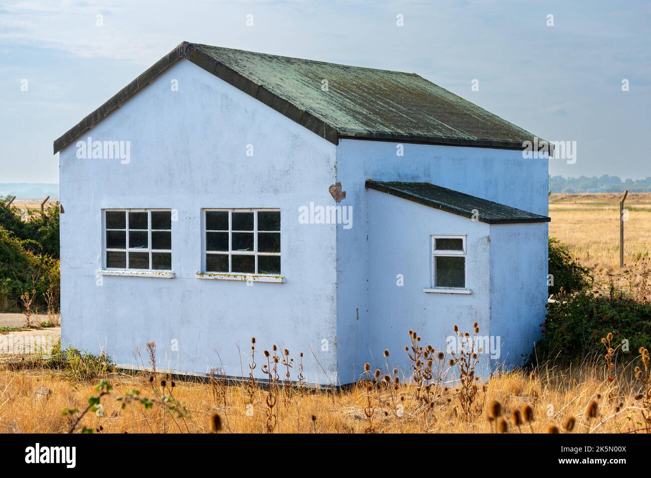 En s'appuyant sur l'ancien terrain d'essais d'armes balistiques militaires, Orford Ness, Suffolk, Angleterre Banque D'Images