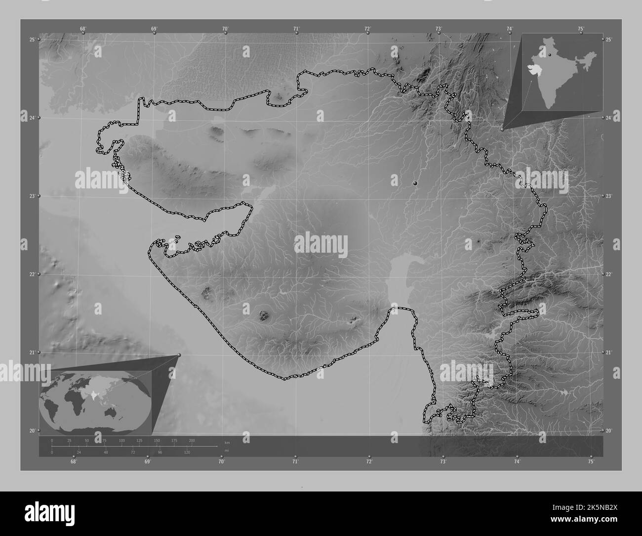 Gujarat, État de l'Inde. Carte d'altitude en niveaux de gris avec lacs et rivières. Cartes d'emplacement auxiliaire d'angle Banque D'Images