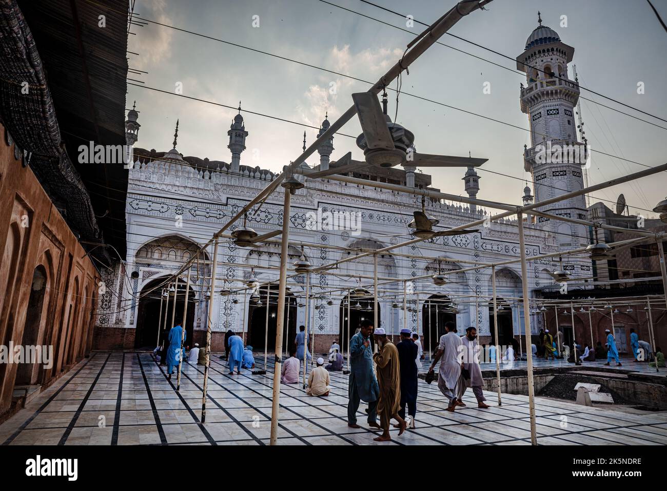 Mosquée Mohabbat Khan, Peshawar, province de Khyber Pakhtunkhwa, Pakistan Banque D'Images