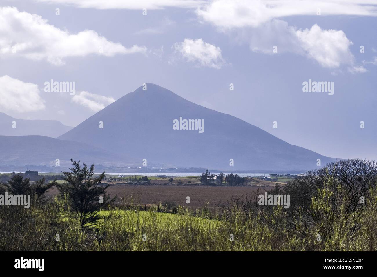 Montagne de Slievemore, île d'Achill, Irlande, vue depuis le parc national de Ballycroy Banque D'Images