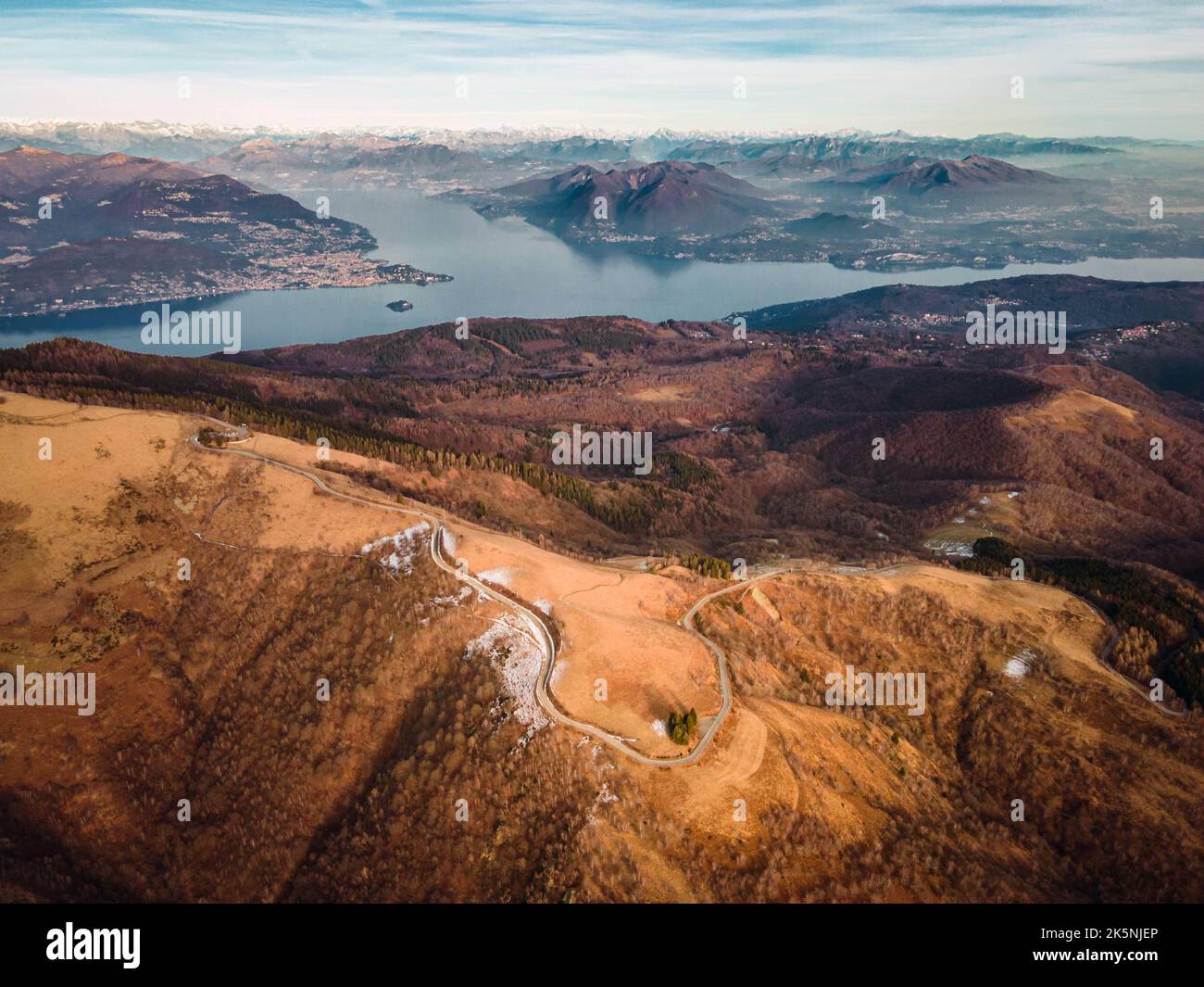 Paysage de drone italien Banque de photographies et d’images à haute ...