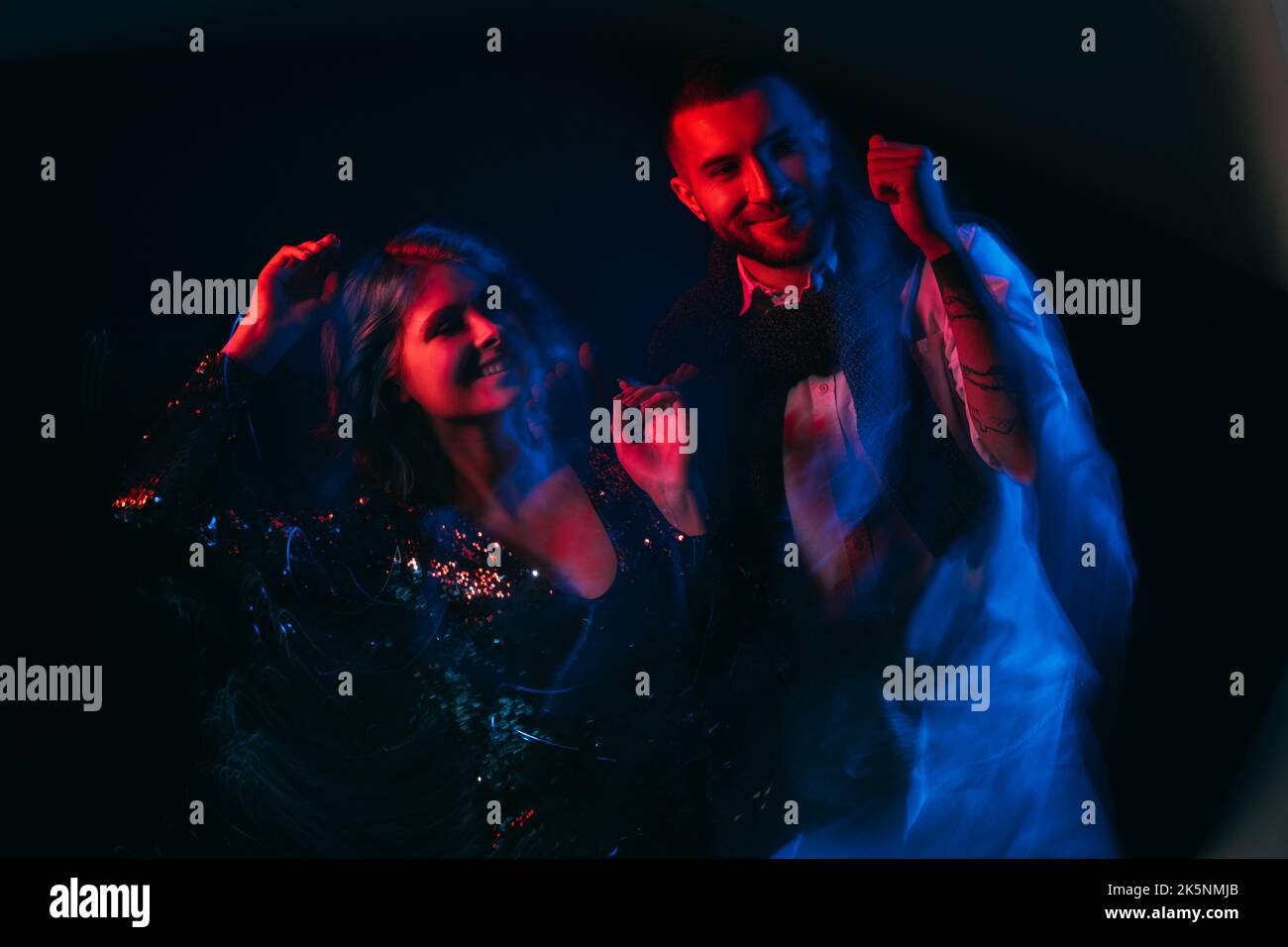 joyeux couple bien-aimé de la fête Banque D'Images