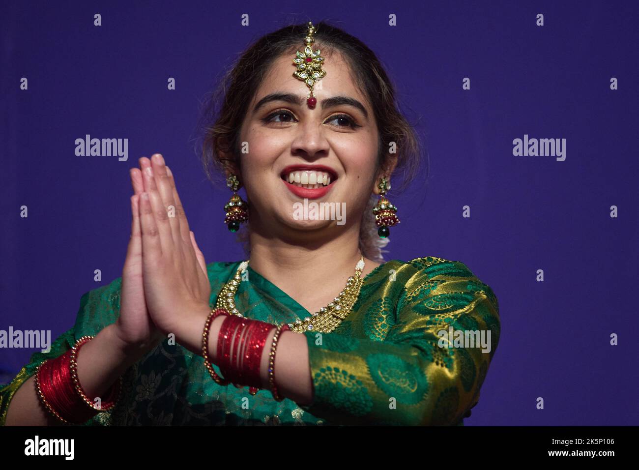 Edinburgh, Écosse, Royaume-Uni, 09 octobre 2022. Le festival Dusherra se déroule sur Calton Hill avec la musique et la danse contemporaines indiennes traditionnelles commémorant une guerre entre les dieux et les démons. Credit sst/alamy Live News Banque D'Images