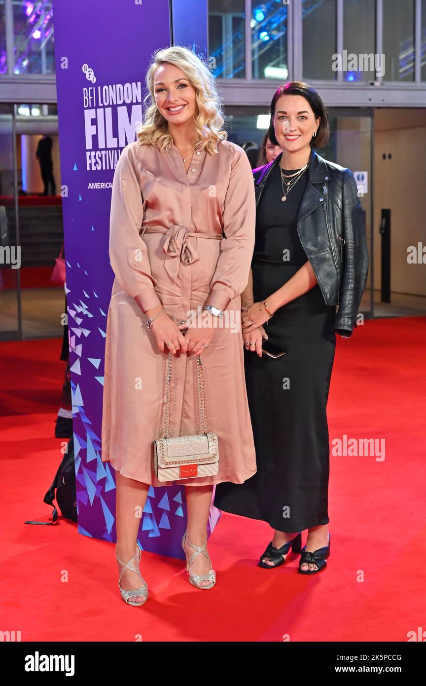 Londres, Royaume-Uni. 09th octobre 2022. Une dame avec un sac à main Carvela arrive au Allelujah - première européenne du BFI London film Festival’s 2022 le 9th octobre 2022 à la South Bank, Royal Festival Hall, Londres, Royaume-Uni. Crédit : voir Li/Picture Capital/Alamy Live News Banque D'Images