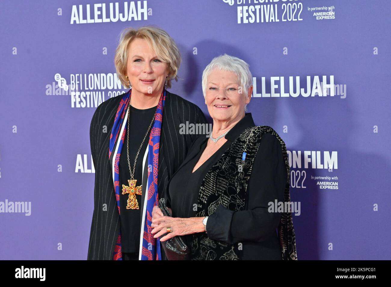 Londres, Royaume-Uni. 09th octobre 2022. Jennifer Saunders et Judi Dench arrivent à l'Allelujah - première européenne du BFI London film Festival's 2022 le 9th octobre 2022 à la South Bank, Royal Festival Hall, Londres, Royaume-Uni. Crédit : voir Li/Picture Capital/Alamy Live News Banque D'Images