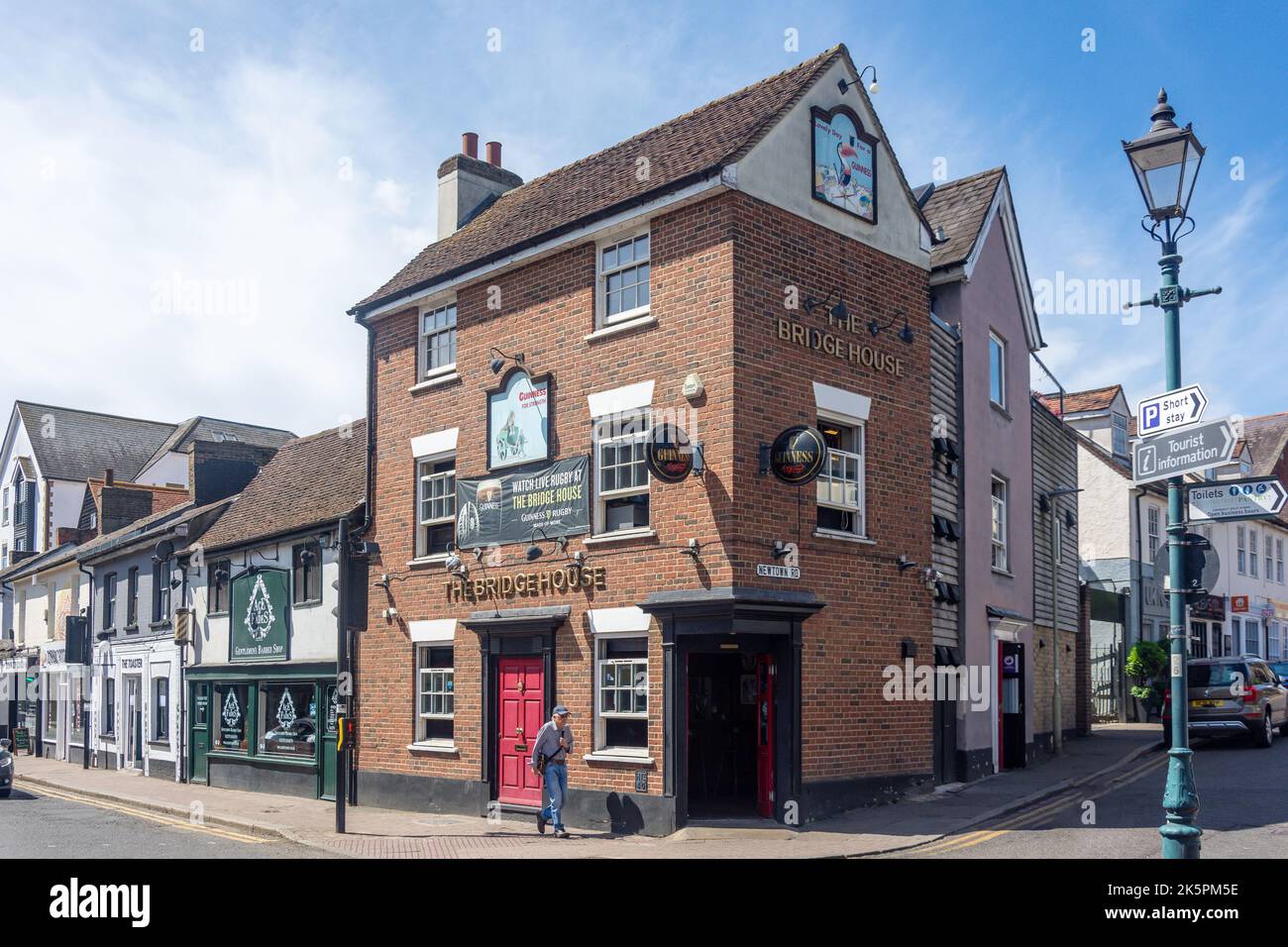 The Bridge House Pub, South Street, Bishop's Stortford, Hertfordshire, Angleterre, Royaume-Uni Banque D'Images