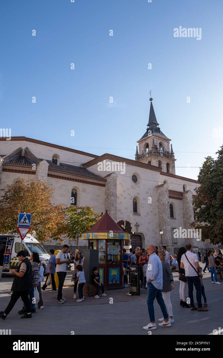 Alcalá de Henares, Espagne - 09 octobre 2022. Le marché médiéval d'Alcala de Henares, en fait appelé le marché Cervantino, est le plus grand d'Espagne et d'E Banque D'Images