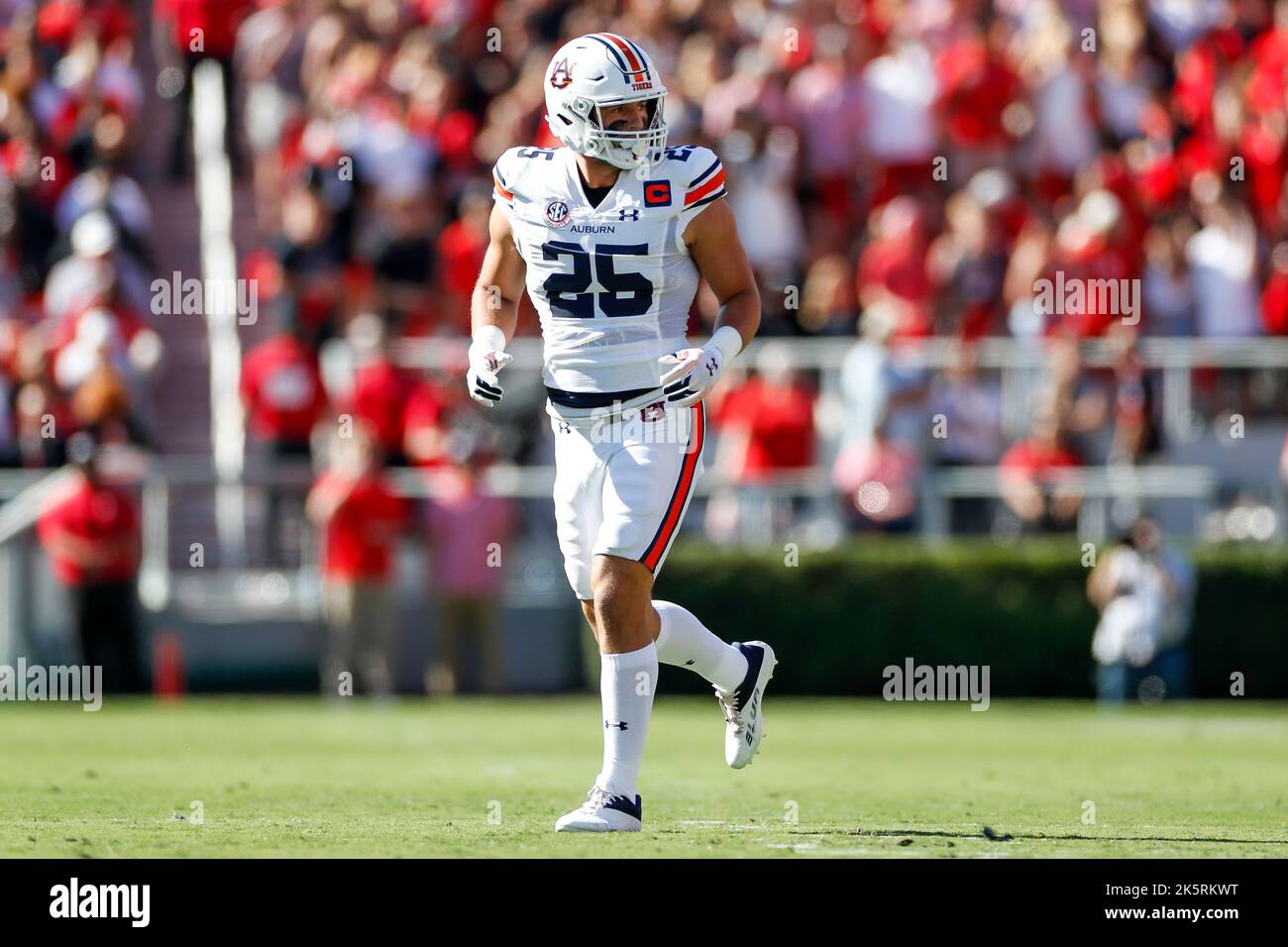 Auburn Tigers Tight End John Samuel Shenker (25) court lors d'un match de football universitaire de saison régulière entre les Tigers Auburn et les Bulldogs de Géorgie Banque D'Images