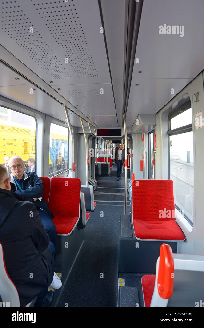 Siemsen Avenio GTA8, tramway de bas étage pour quatre voitures pour le réseau de tram de Nuremberg, à Innotrans, International transport expo, Berlin, septembre 2022 Banque D'Images
