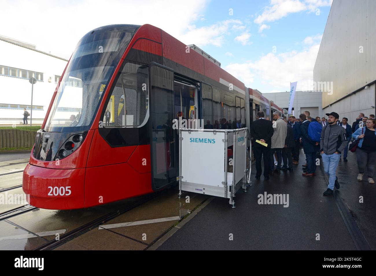 Siemsen Avenio GTA8, tramway de bas étage pour quatre voitures pour le réseau de tram de Nuremberg, à Innotrans, International transport expo, Berlin, septembre 2022 Banque D'Images
