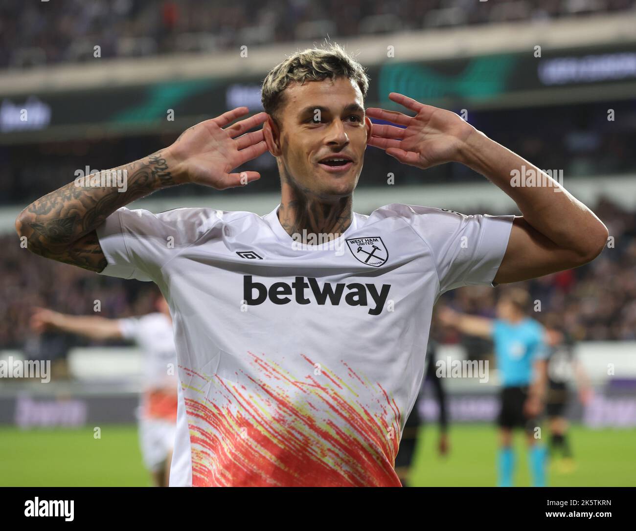 Gianluca Scalacca, de West Ham United, célèbre son but lors du match de football du groupe B de l'UEFA Europa Conference League entre le RSC Anderlecht et l'Ouest Banque D'Images