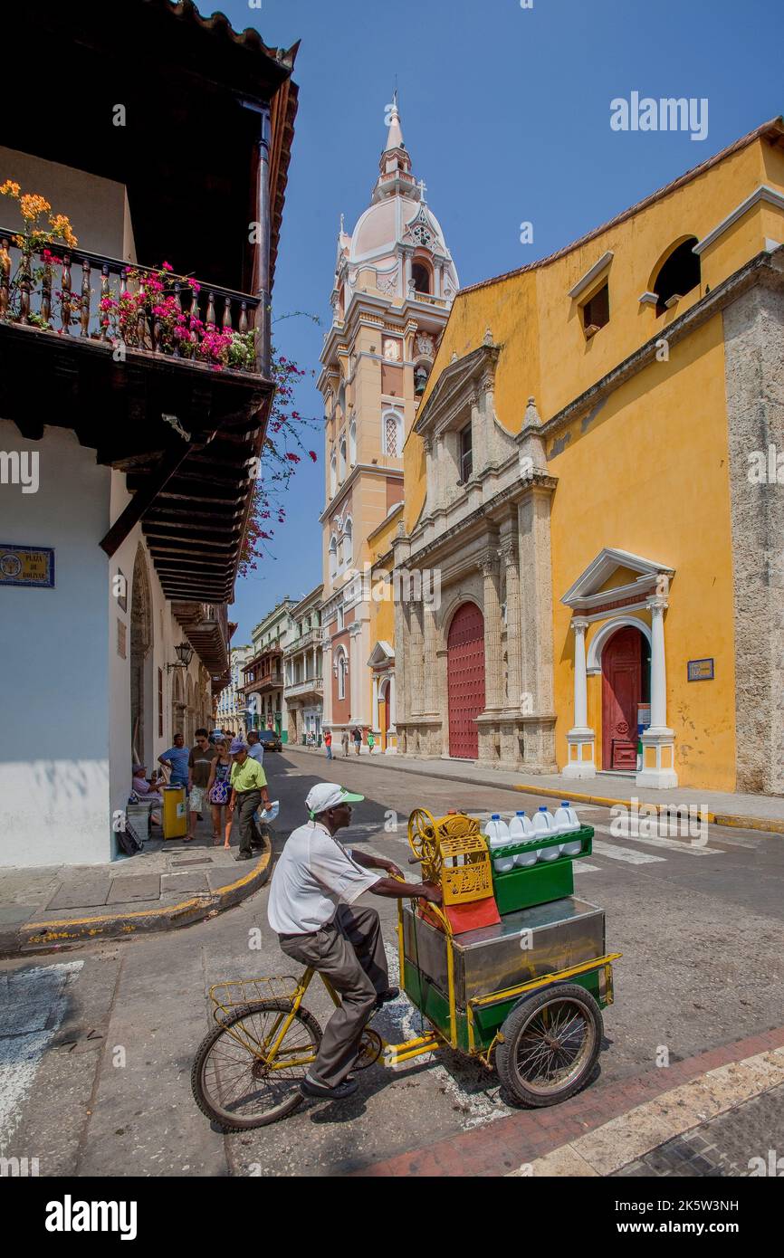 La Colombie, la vieille ville de Carthagène, est à l'intérieur des murs et protégée par le patrimoine mondial de l'UNESCO. La cathédrale de Carthagène est un point de repère de et dans le Banque D'Images