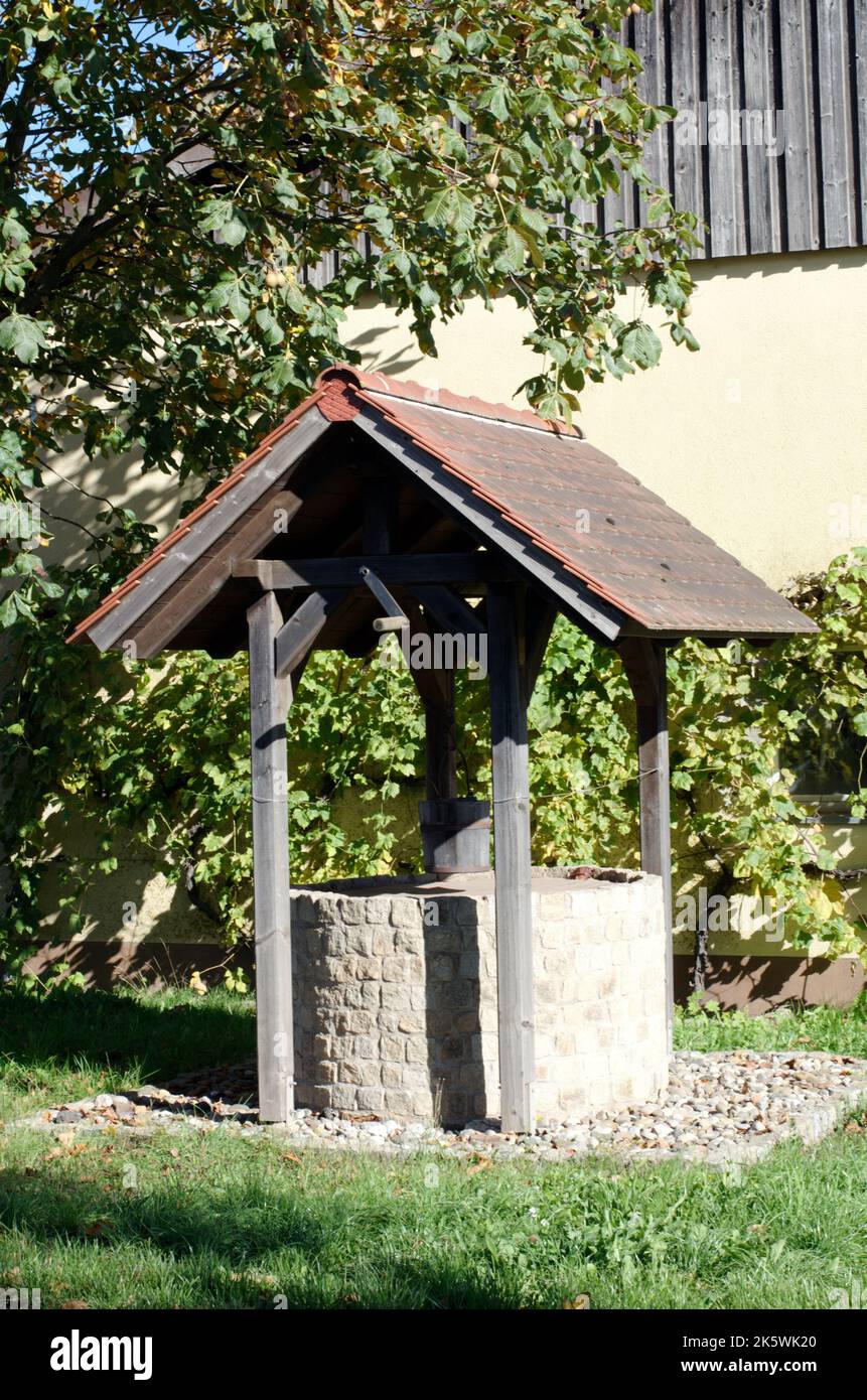 Bien couvert pour l'auto-approvisionnement en eau Banque D'Images