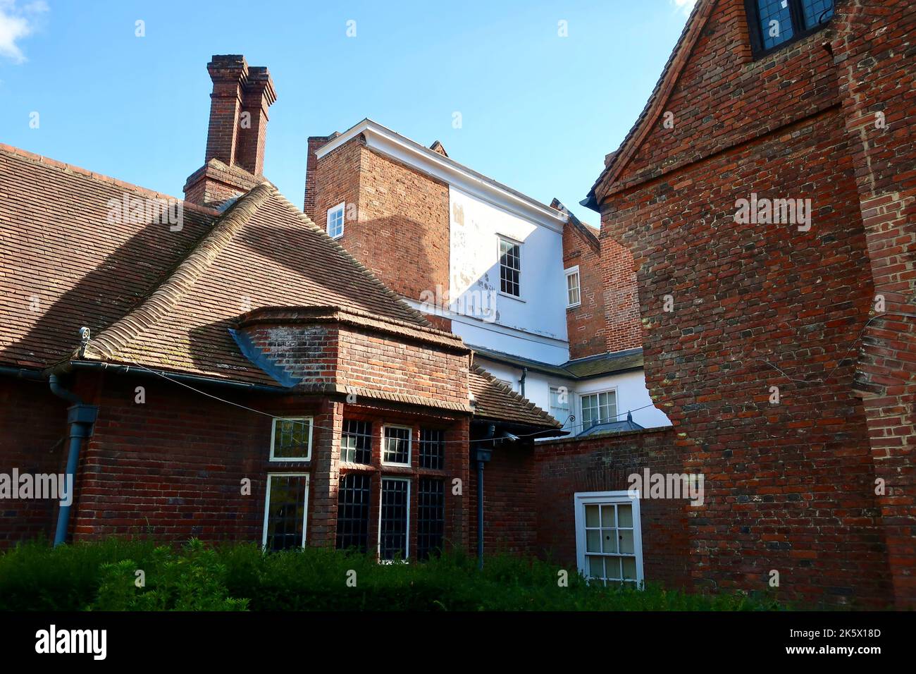 Ipswich, Suffolk, Royaume-Uni - 10 octobre 2022 : après-midi d'automne dans la ville. Arrière du manoir de Christchurch. Banque D'Images