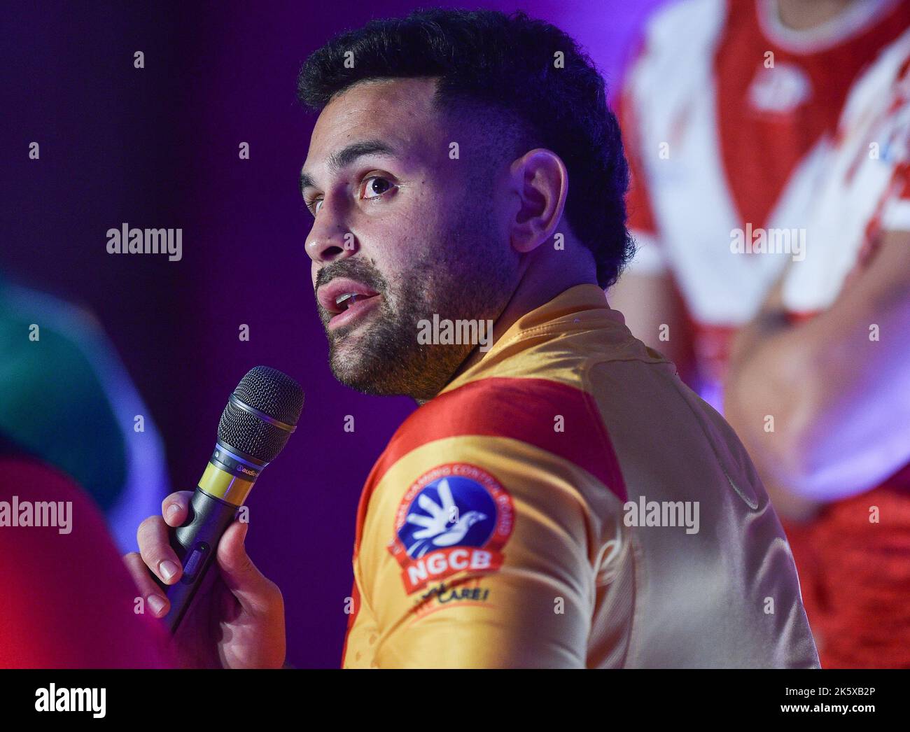Manchester, Angleterre - 10th octobre 2022 - Rhyse Martin de PNG parle lors de la coupe du monde de rugby à XV lancement de RLWC 2021 au Science Museum, Manchester, Royaume-Uni Banque D'Images