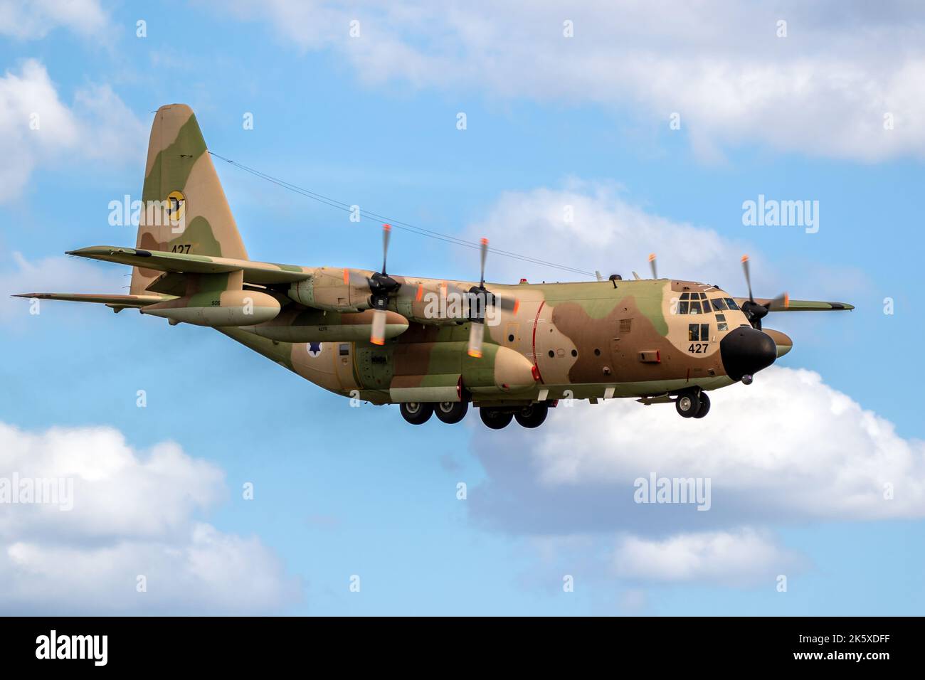 L'avion de transport militaire Hercules C-130 de la Force aérienne israélienne Lockheed débarque à la base aérienne de Norvenich. Allemagne - 27 août 2020 Banque D'Images