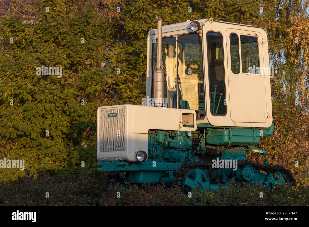 Moscou, Russie 08 octobre 2022 le tracteur caterpillar est sur un
