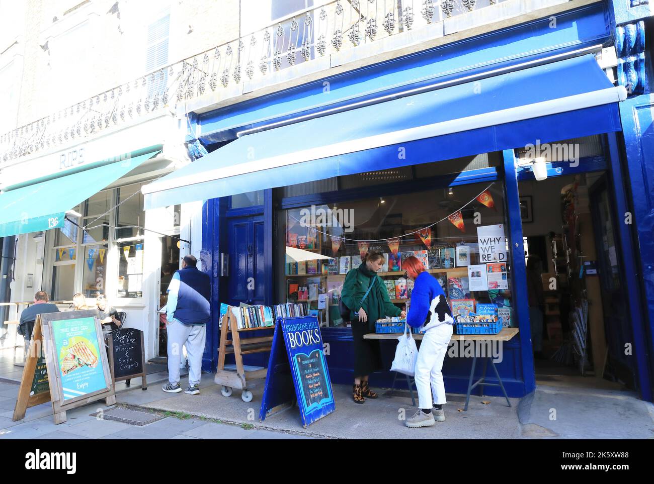 Primrose Hill Books dans le village haut de gamme de Primrose Hill avec des magasins indépendants le long de Regents Park Road, dans le nord de Londres, Royaume-Uni Banque D'Images