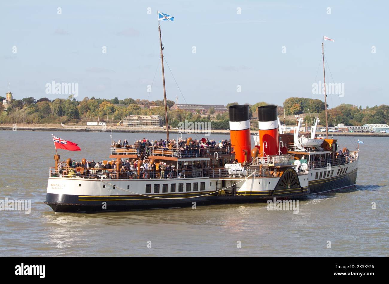 Le dernier passager en mer transportant du bateau à aubes Waverley part de Harwich dans l'Essex dans le cadre de son programme de croisière anniversaire 75th. Banque D'Images