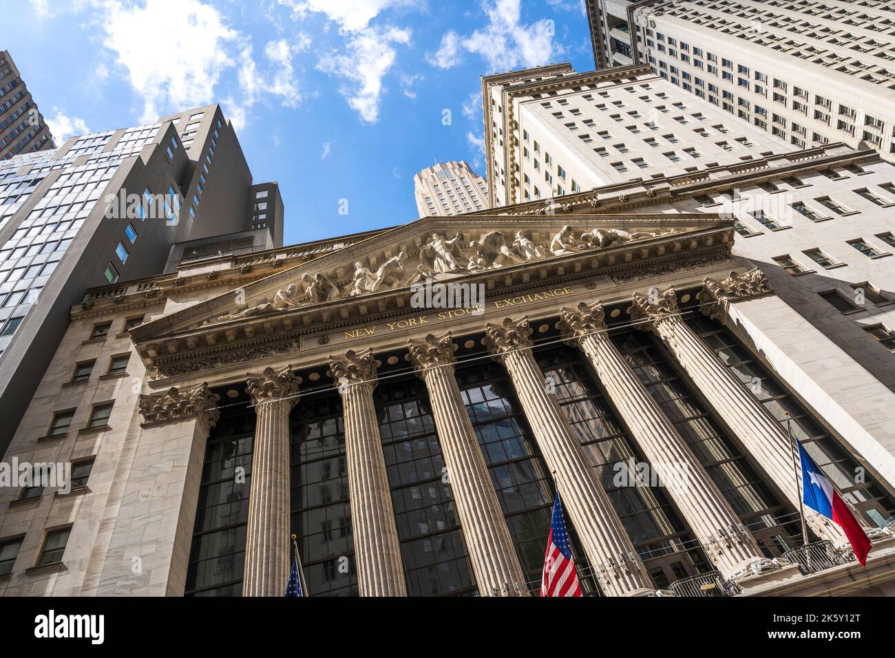 Façade de la Bourse de New York, surnommée The Big Board, Bourse américaine dans le quartier financier, Wall Street, Lower Manhattan, New York Banque D'Images