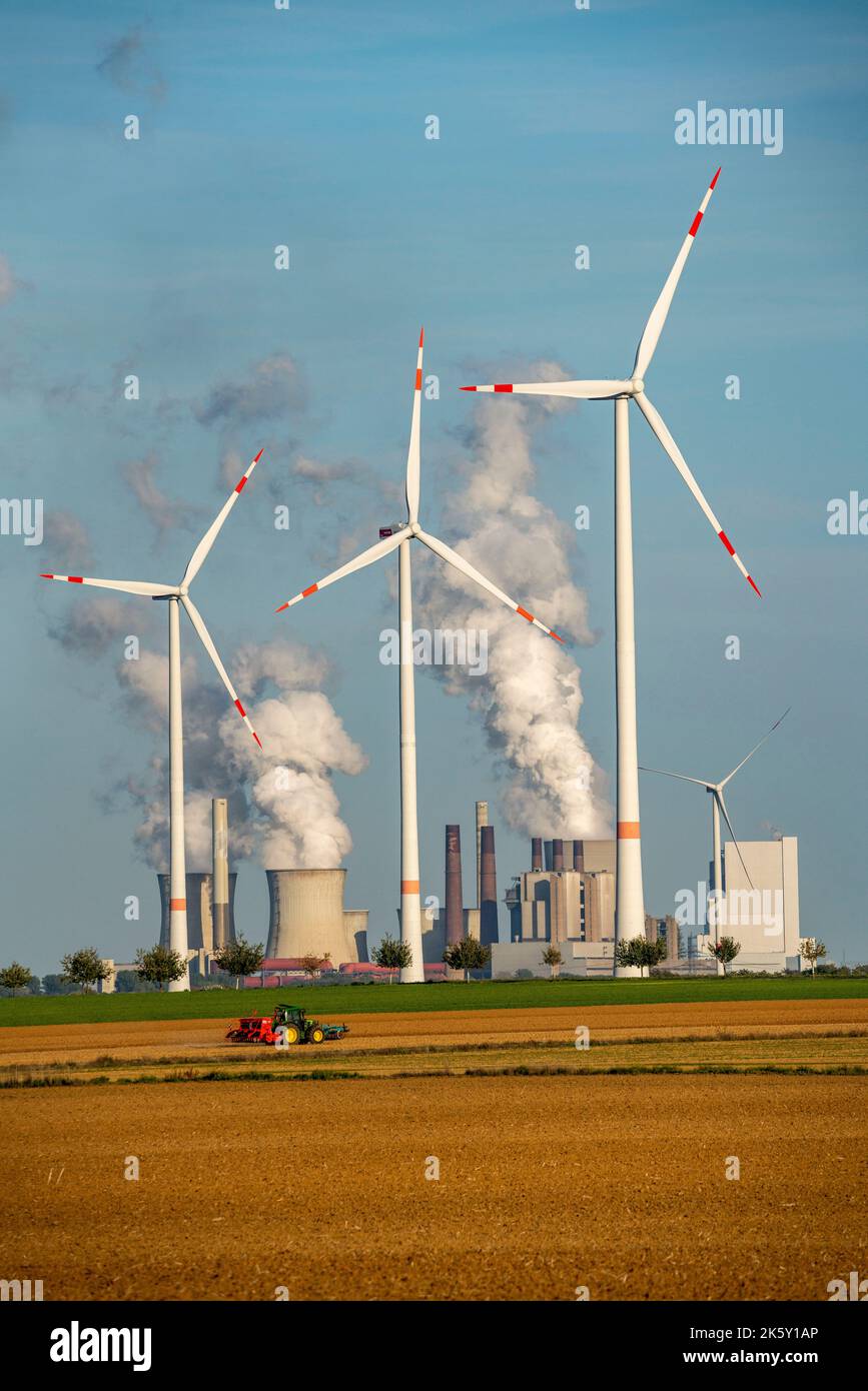 Centrale au lignite, centrale électrique RWE Power AG Seurat, centrales éoliennes, 2 unités ont été arrêtées en 2020/21 et redémarrées à 22 juin pour remplacer g Banque D'Images