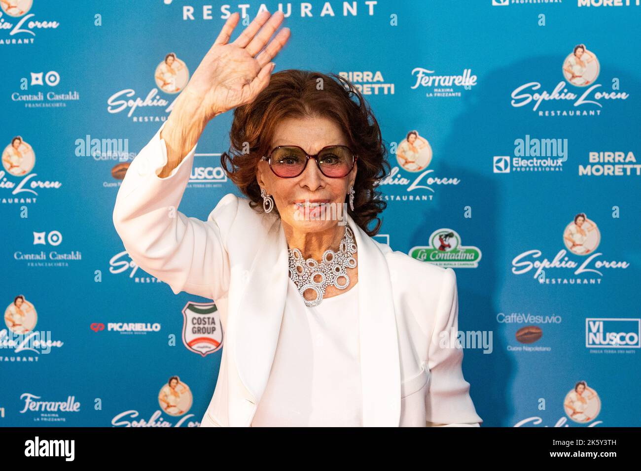 Milan, Italie. 10th octobre 2022. L'actrice italienne Sophia Loren à l'ouverture de son restaurant Sophia Loren Restaurant Milano (photo de Mairo Cinquetti/SOPA Images/Sipa USA) crédit: SIPA USA/Alay Live News Banque D'Images