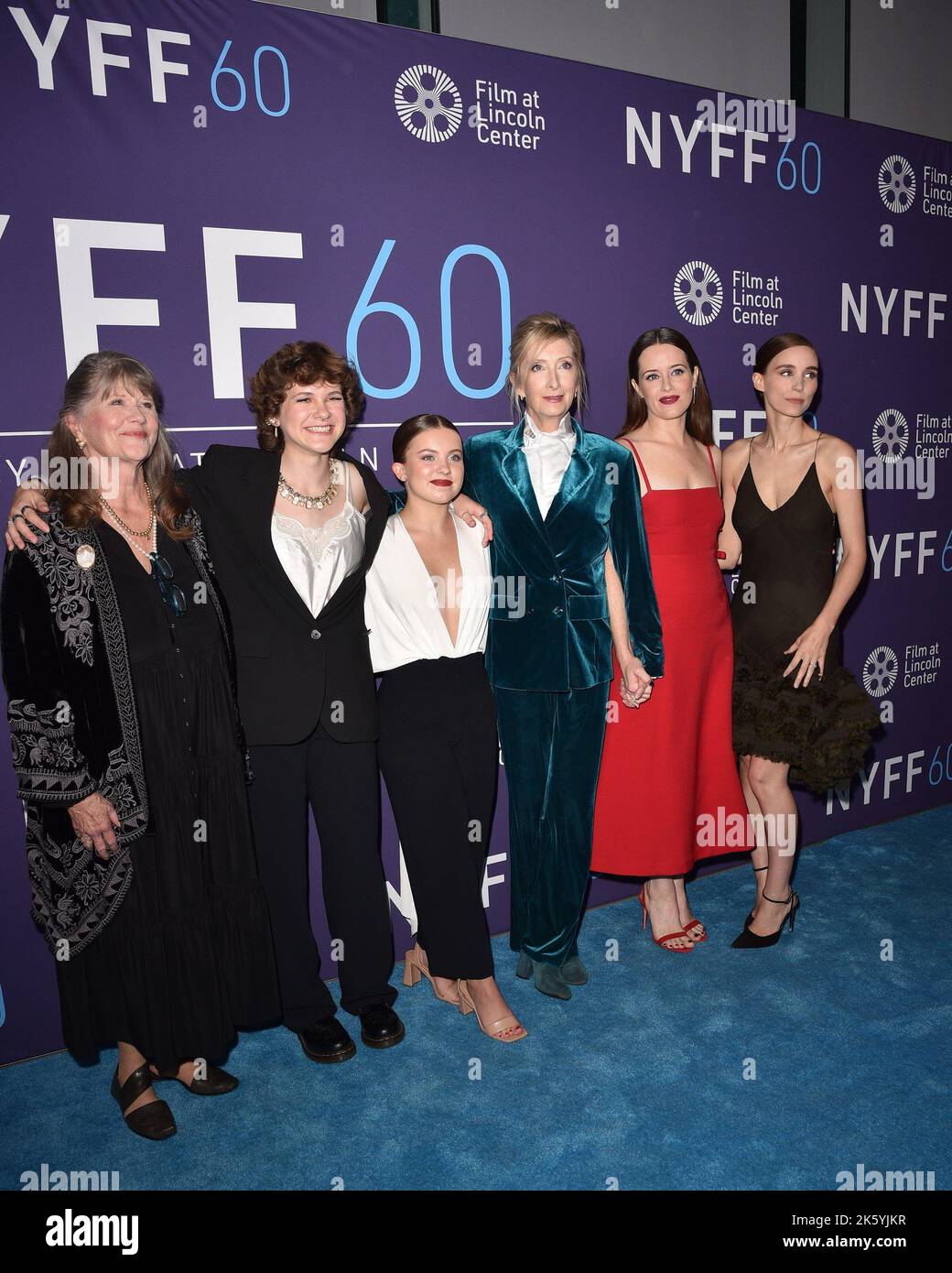 New York, NY, États-Unis. 10th octobre 2022. Judith Ivey, Liv McNeil, Kate Hallett, Sheila McCarthy, Claire Foy, Rooney Mara aux arrivées pour le Festival du film de New York 60th Présentation de WOMEN TALKING Premiere, Alice Tully Hall au Lincoln Center, New York, NY 10 octobre 2022. Crédit : Kristin Callahan/Everett Collection/Alay Live News Banque D'Images