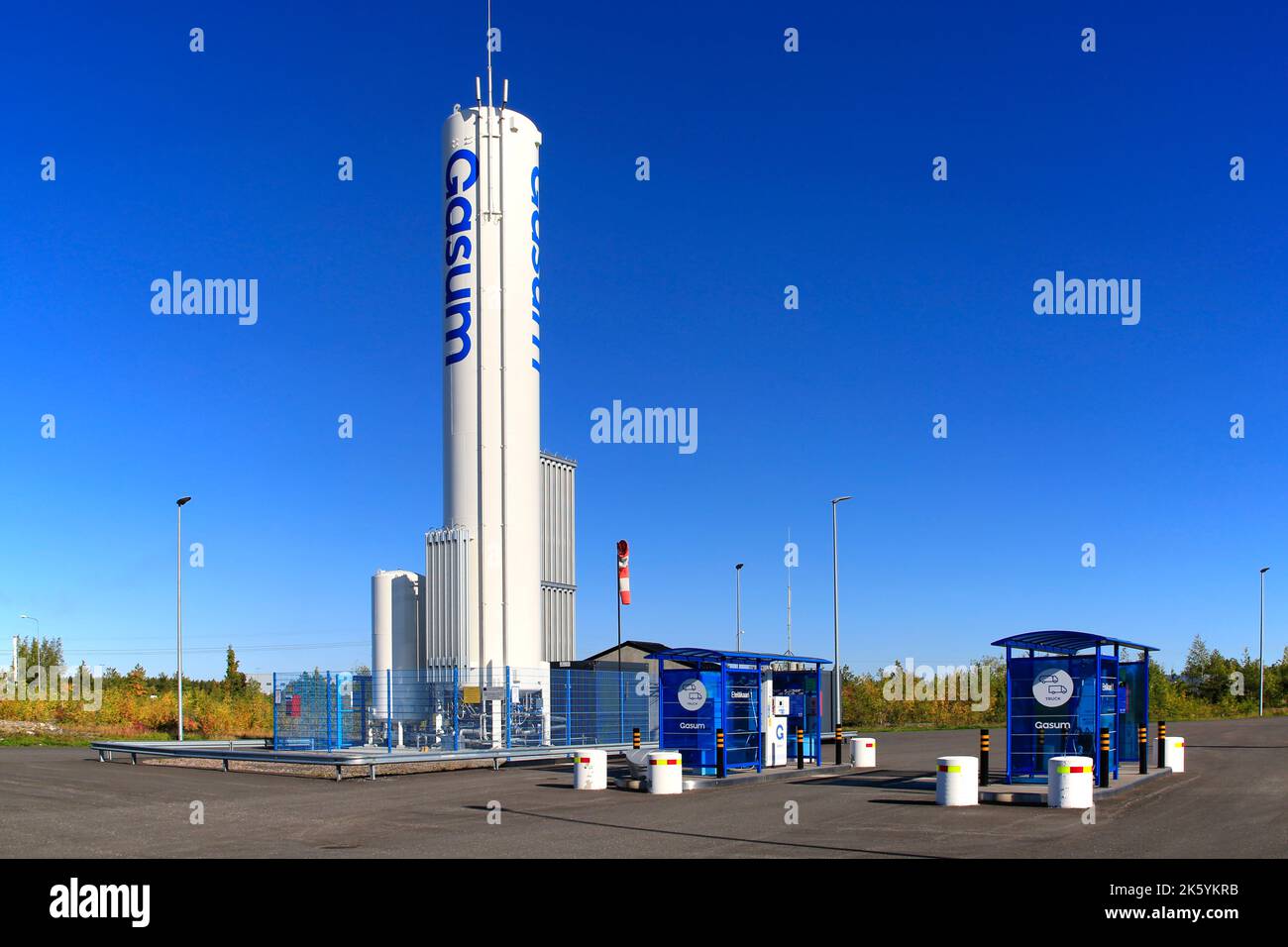 Gaz naturel liquéfié, GNL et biogaz liquéfié, LBG, station de remplissage de gaz pour le transport lourd à Lieto, Finlande. 22 septembre 2022. Banque D'Images