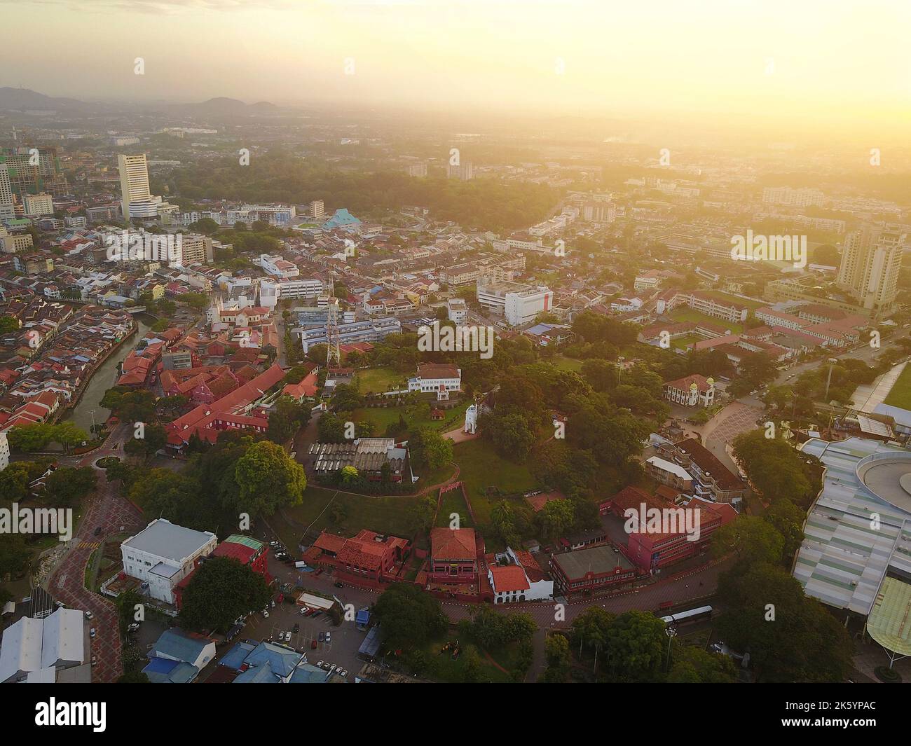 Vue aérienne de la ville de Malacca au lever du soleil Banque D'Images