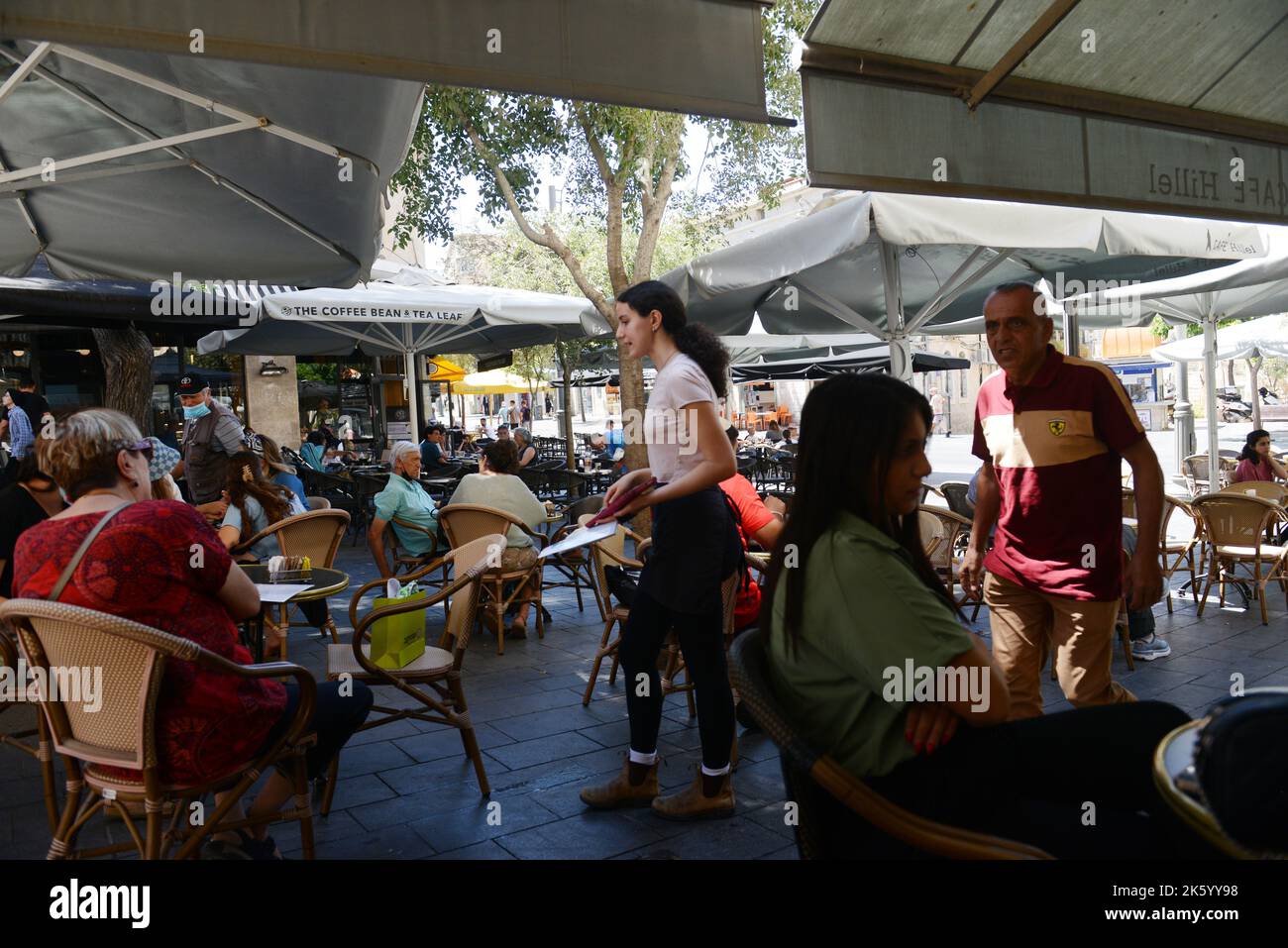 Le vibrant Hillel café sur la rue Jaffa à Jérusalem, Israël. Banque D'Images