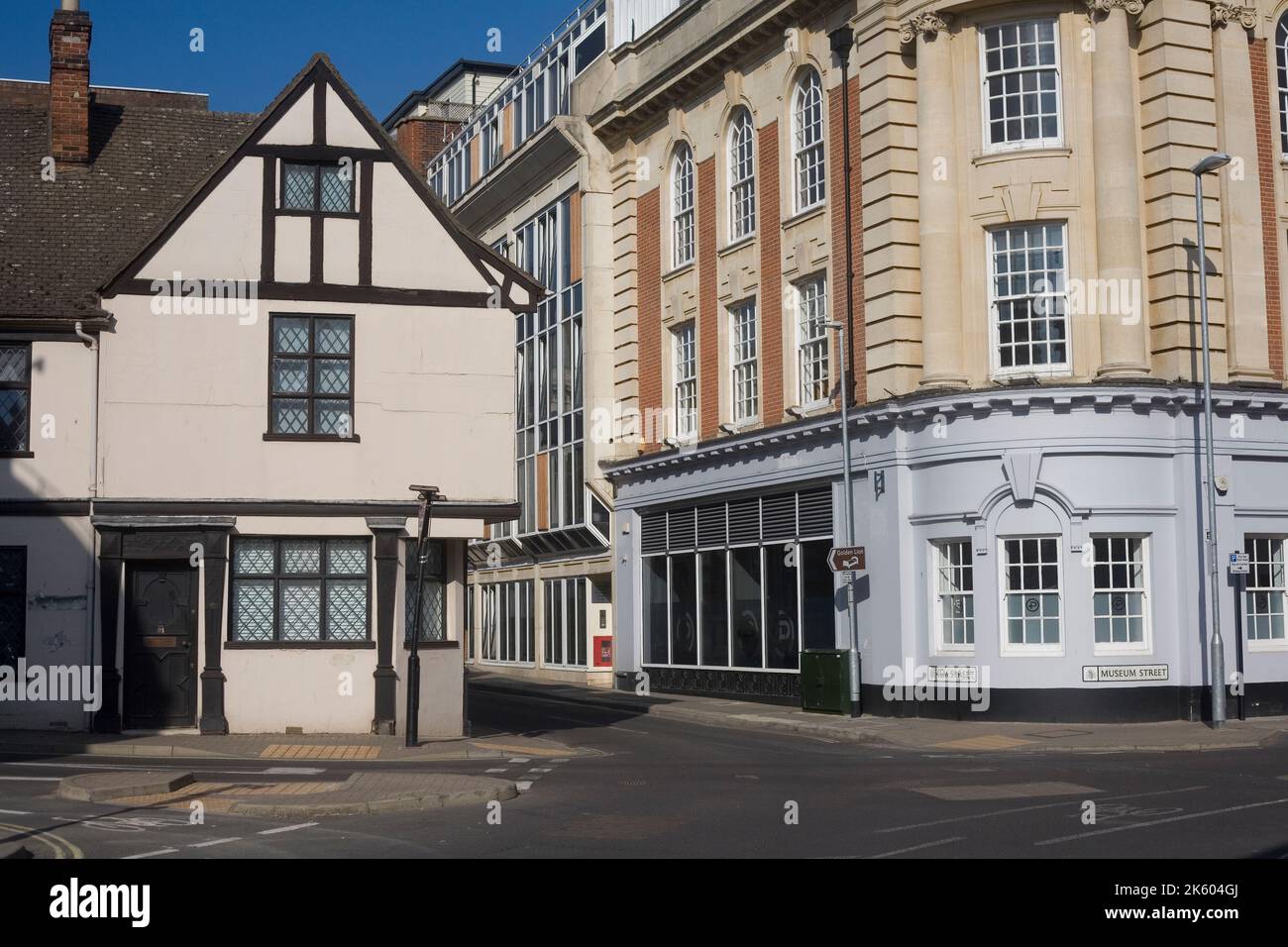 Coin de la rue Museum et de la rue Elm dans le centre-ville d'Ipswich Suffolk Angleterre Banque D'Images