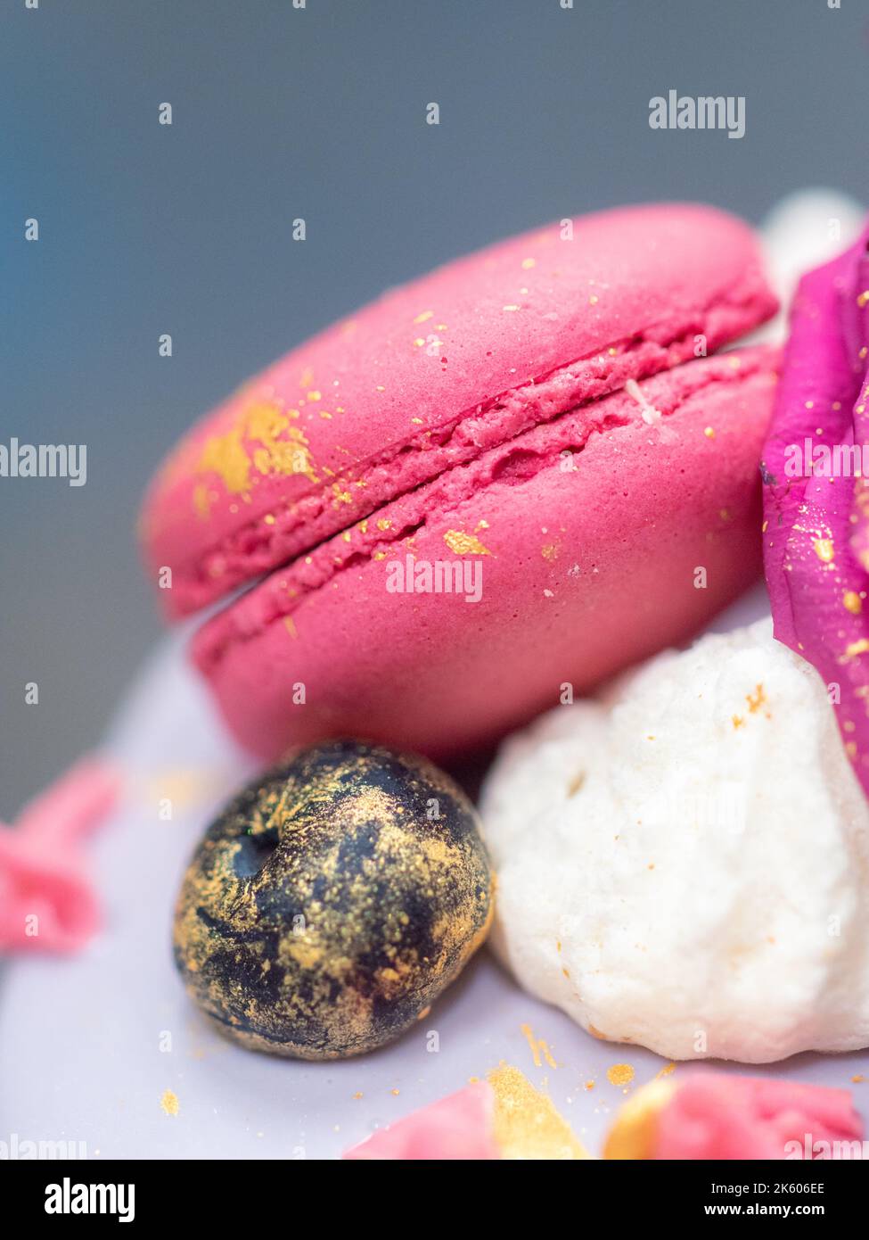 gâteau romantique peint à la main doré Banque D'Images