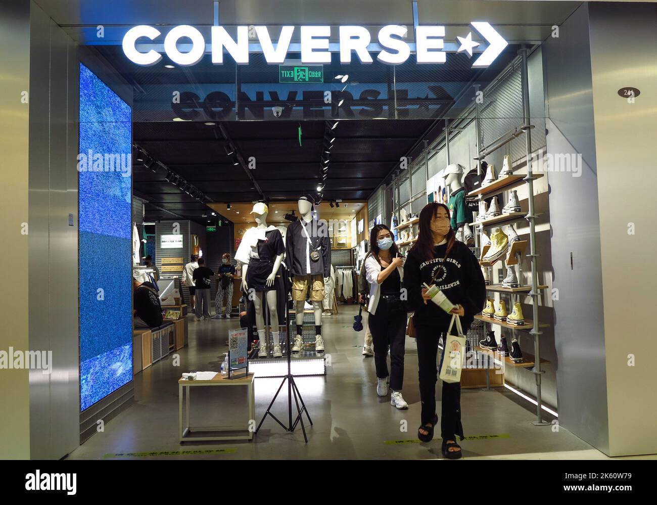 Converse store Banque de photographies et d'images à haute résolution -  Alamy