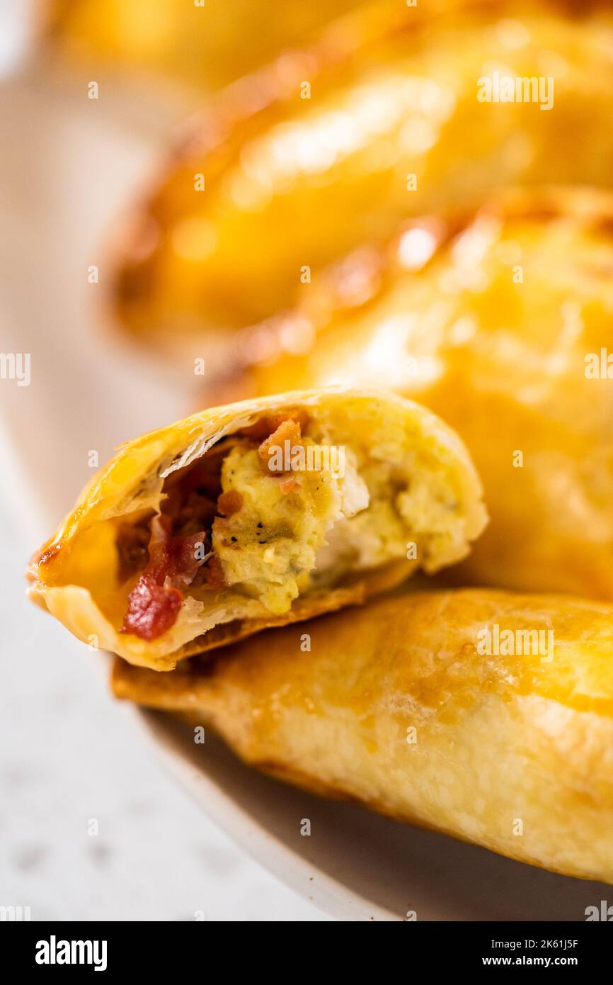 Petit déjeuner Empanadas avec œufs et patates douces Banque D'Images