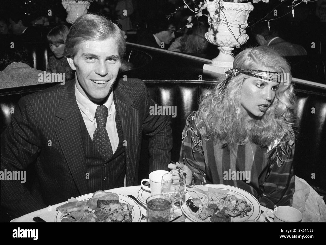 Steve Ford et Lilibet Stern à la soirée d'ouverture de Barnum au Brown Derby Restaurant février 1982 crédit: Ralph Dominguez/MediaPunch Banque D'Images
