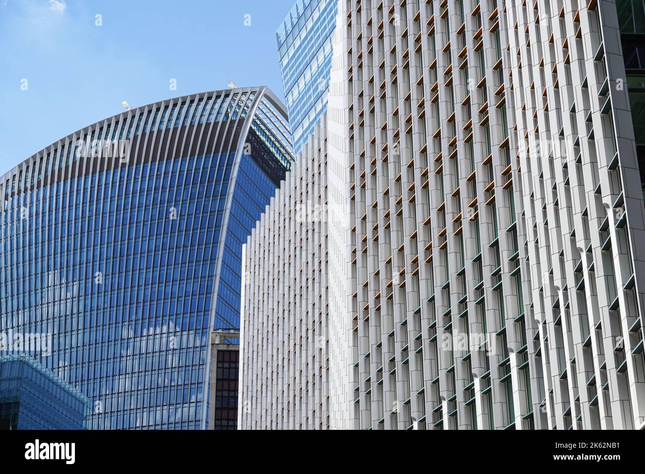 Le gratte-ciel de 20 Fenchurch Street, le Walkie-Talkie et le bâtiment de Fen court au 120 Fenchurch Street à Londres, Angleterre Royaume-Uni Banque D'Images