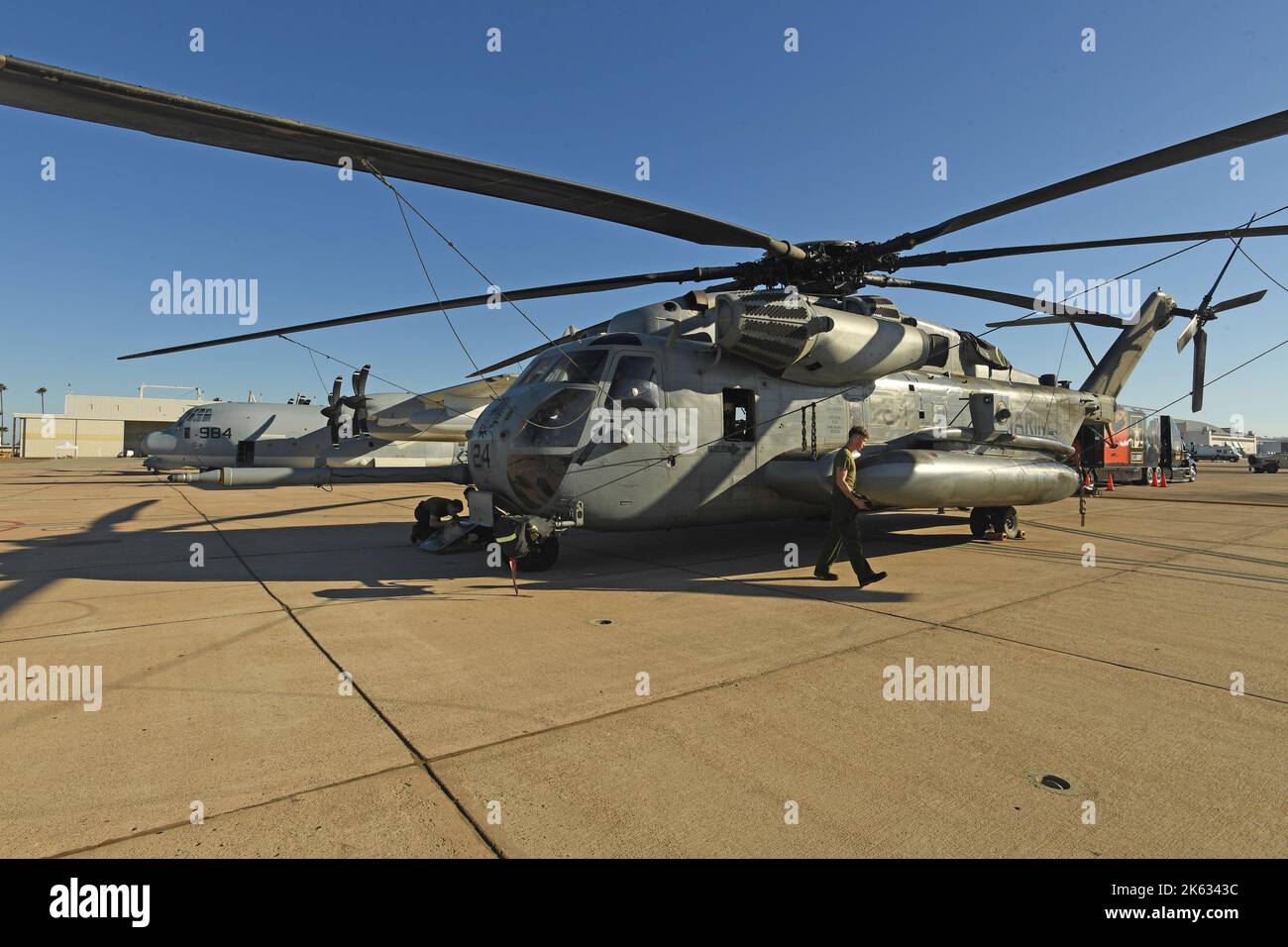 Marines prépare leur CH-53E Super Stallion pour le prochain salon de l'aviation MCAS Miramar Banque D'Images