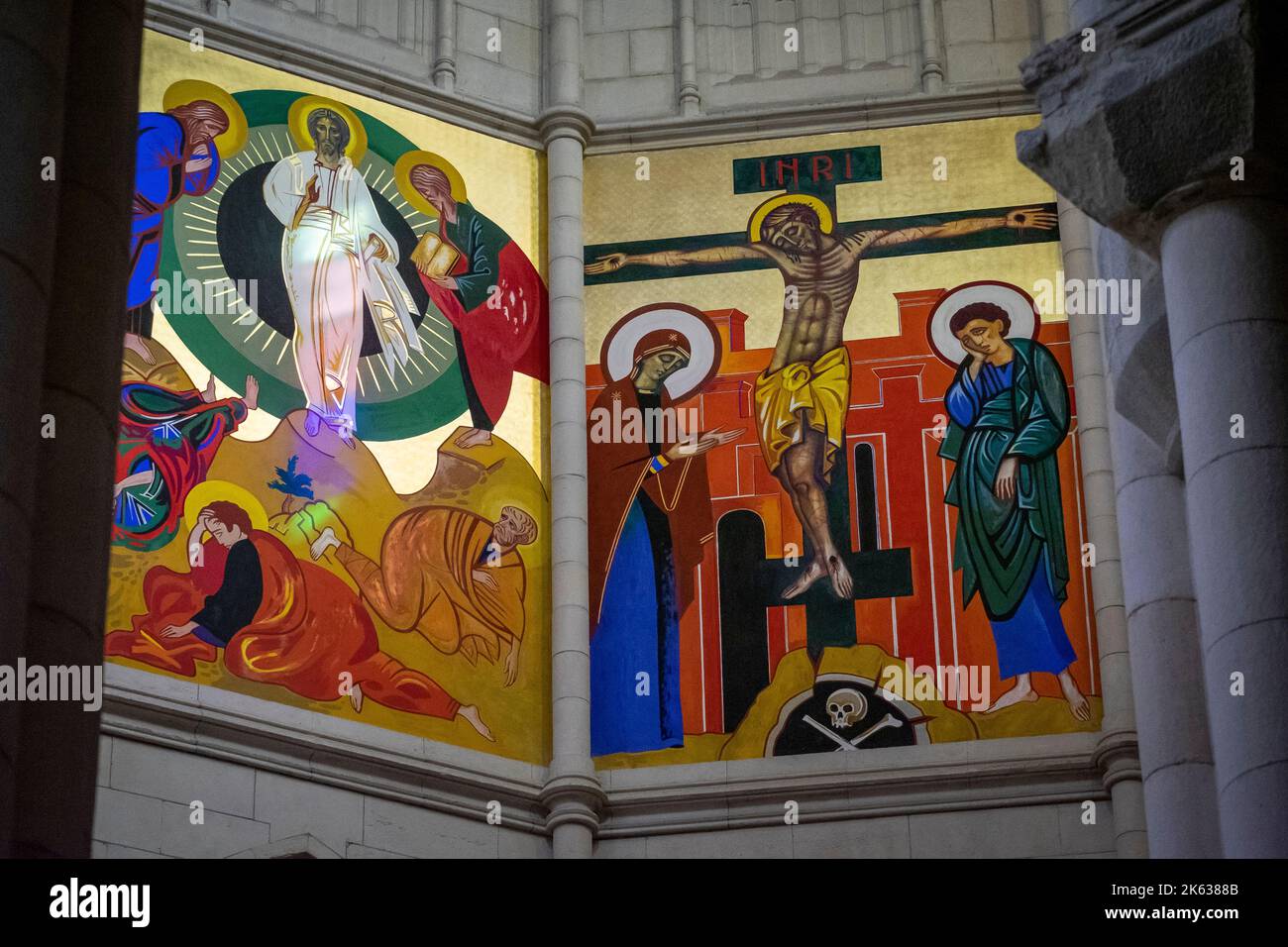 Peinture de la crucifixion, cathédrale d'Almudena, Madrid, Espagne Banque D'Images