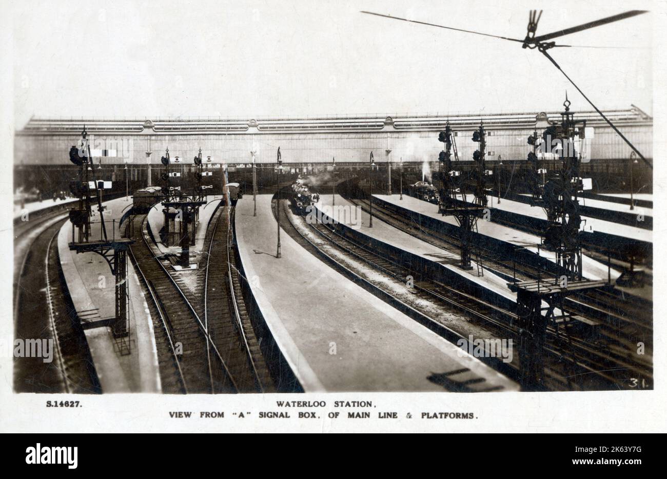 Gare de Waterloo, Londres - vue depuis la boîte de signalisation 'A' de la ligne principale et des quais Banque D'Images