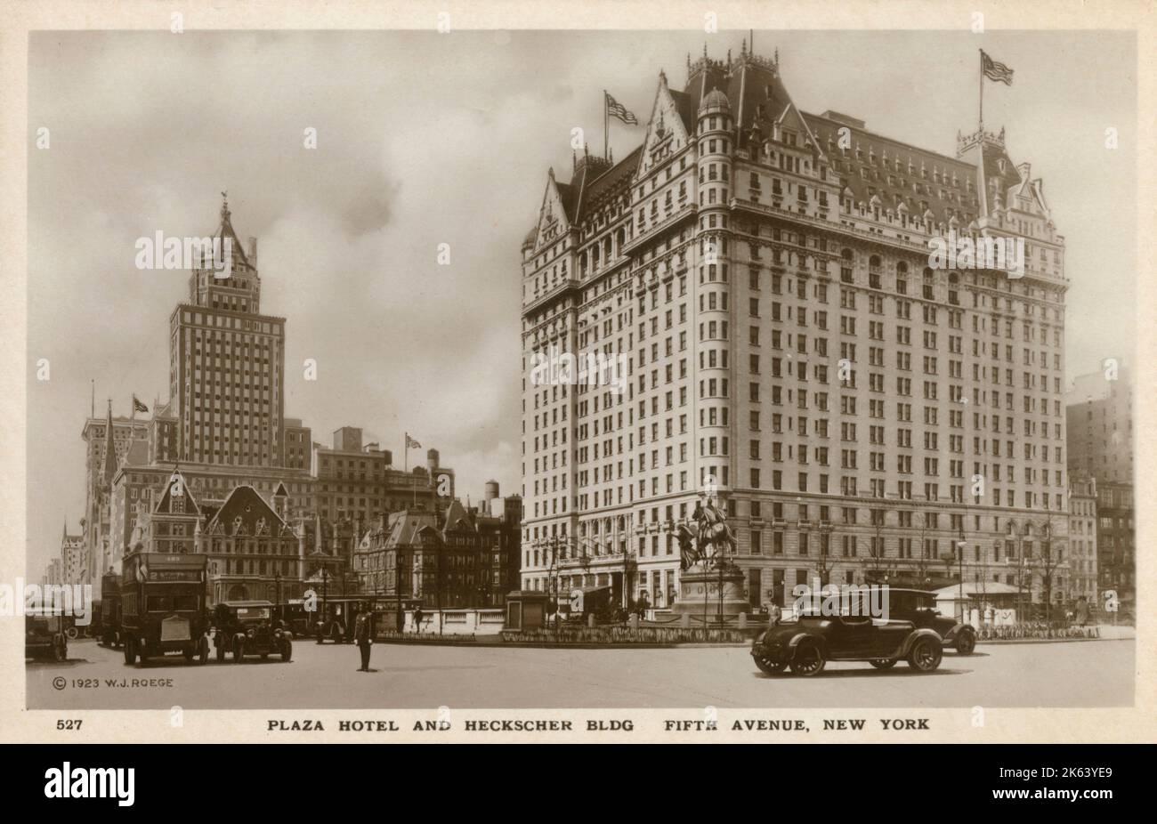 Plaza Hotel et Heckscher Building - Fifth Avenue, New York. Banque D'Images