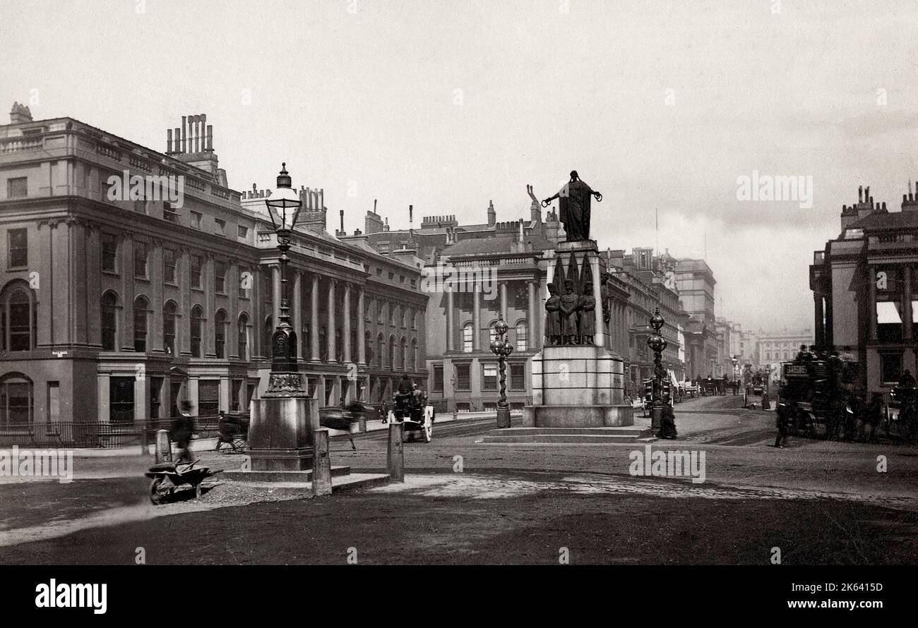 Photographie vintage du 19th siècle : Crimean Monument Waterloo place, Londres Banque D'Images