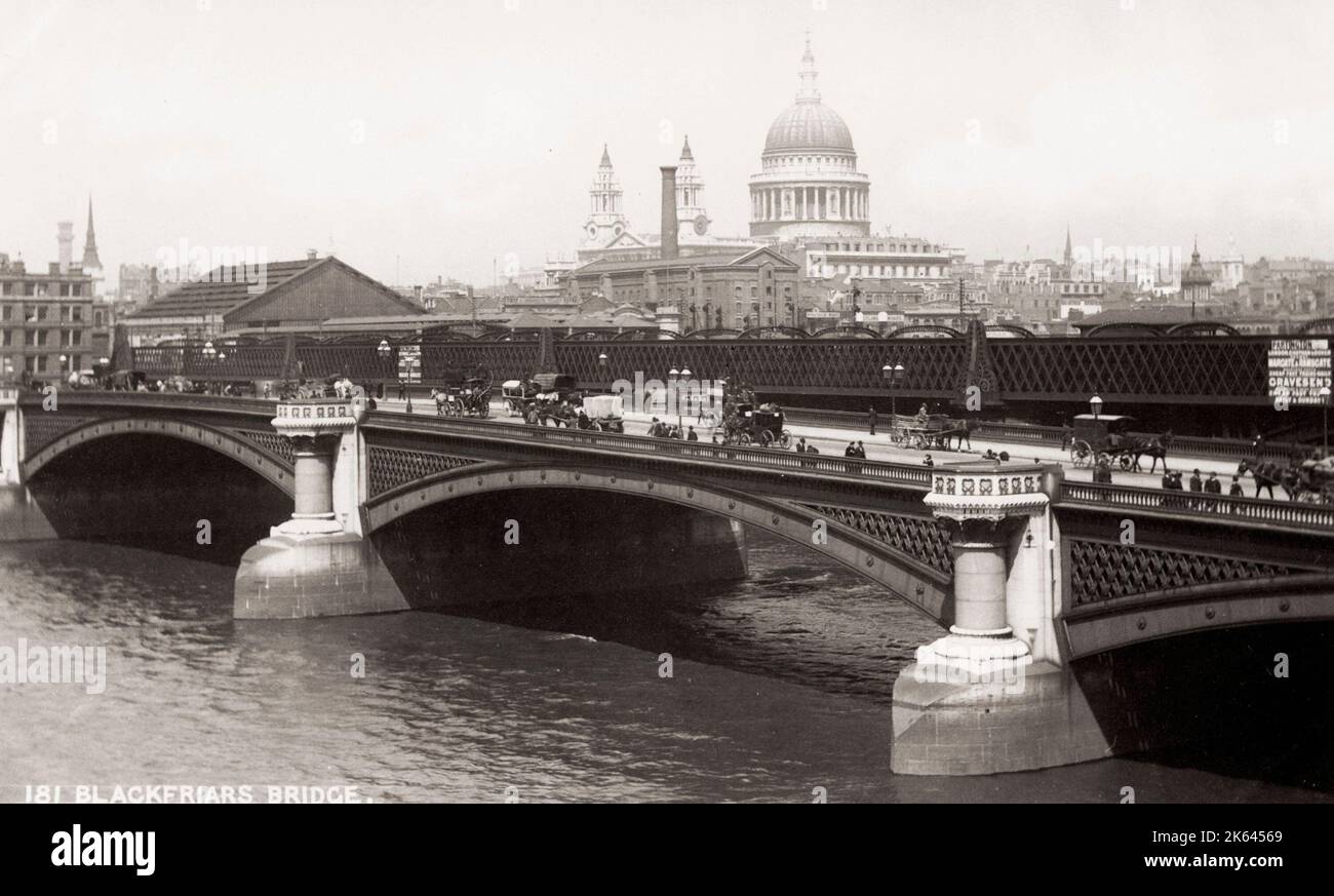 Photographie du XIXe siècle : trafic tiré par des chevaux sur le pont de Blackfriars, Londres/ Banque D'Images