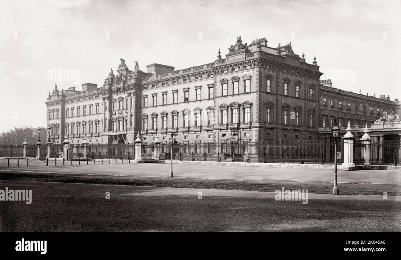 Photographie ancienne du XIXe siècle : Buckingham Palace, Londres Banque D'Images