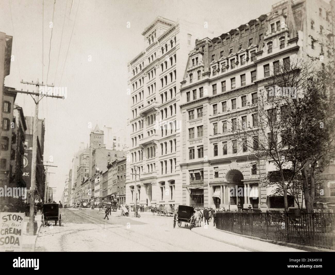 Photographie vintage du XIXe siècle : Lower Broadway de Bowling Greeen, Manhattan, New York, États-Unis c.1890 Banque D'Images