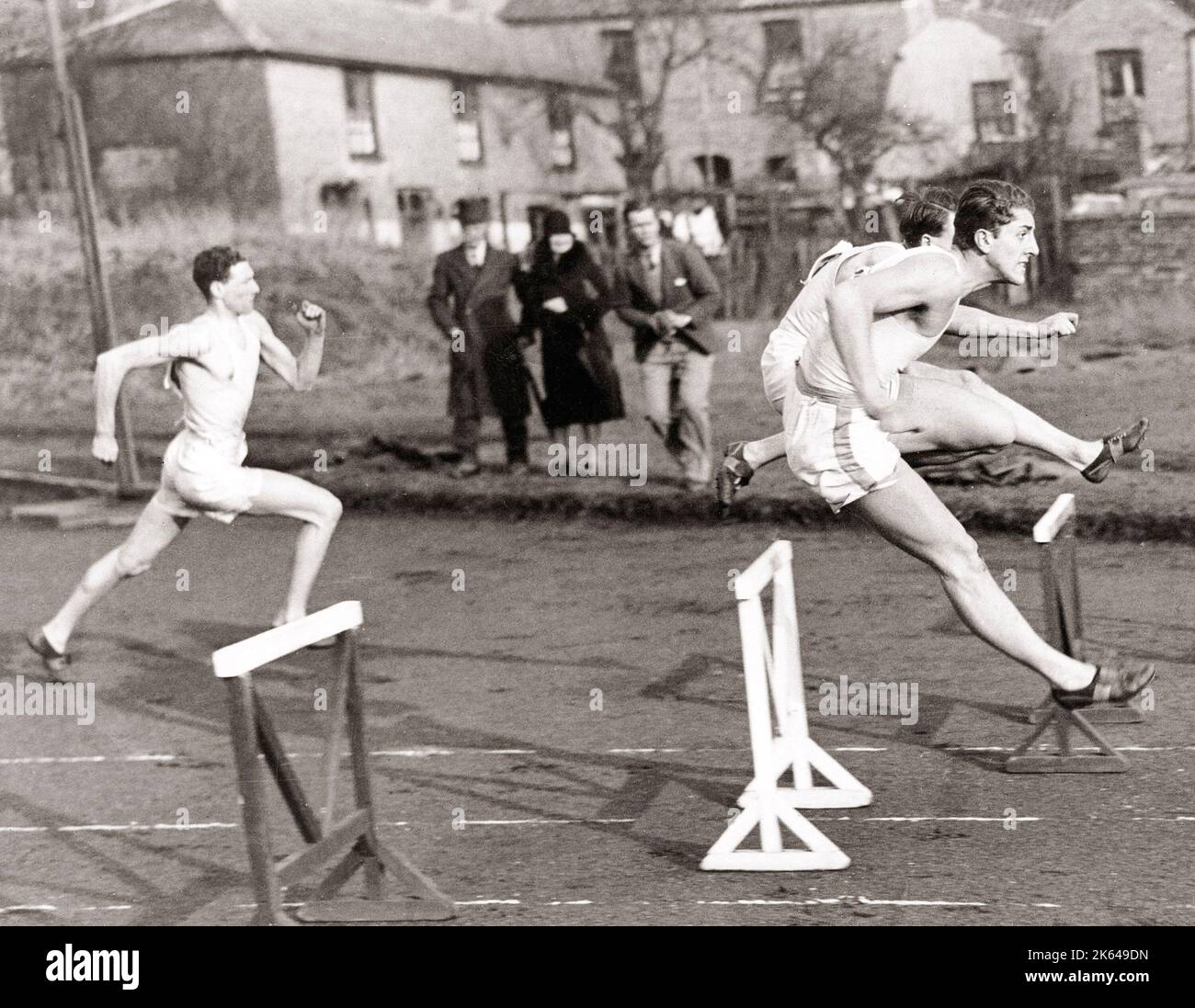 Cambridge University sports final - les obstacles, 1933 Banque D'Images