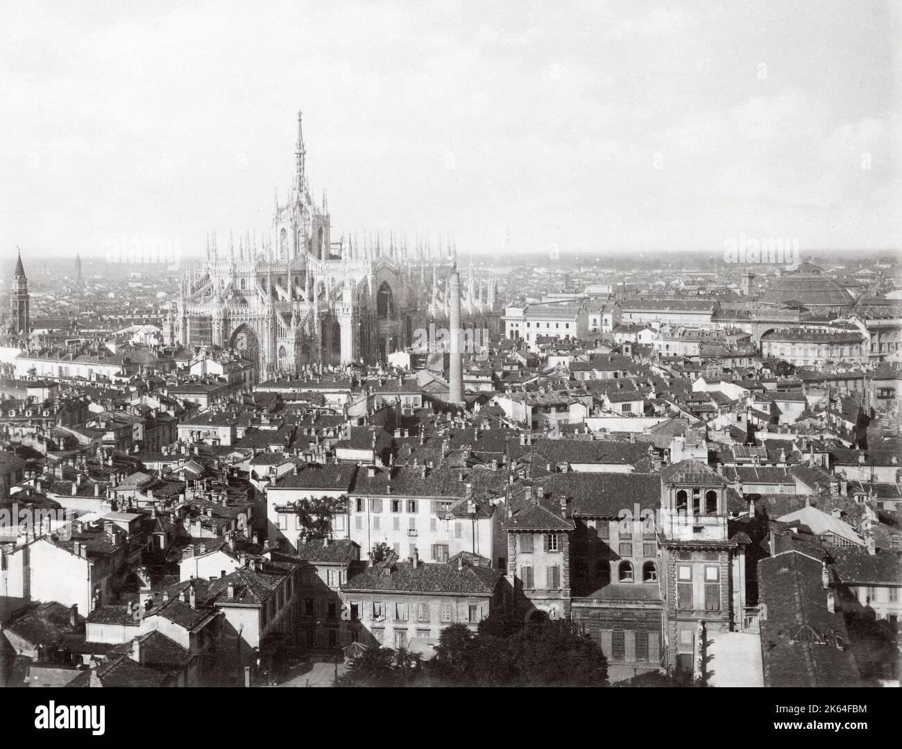 Photographie vintage de la fin du 19th siècle - vue sur le toit de Milan montrant la cathédrale, Duomo, Itaaly Banque D'Images