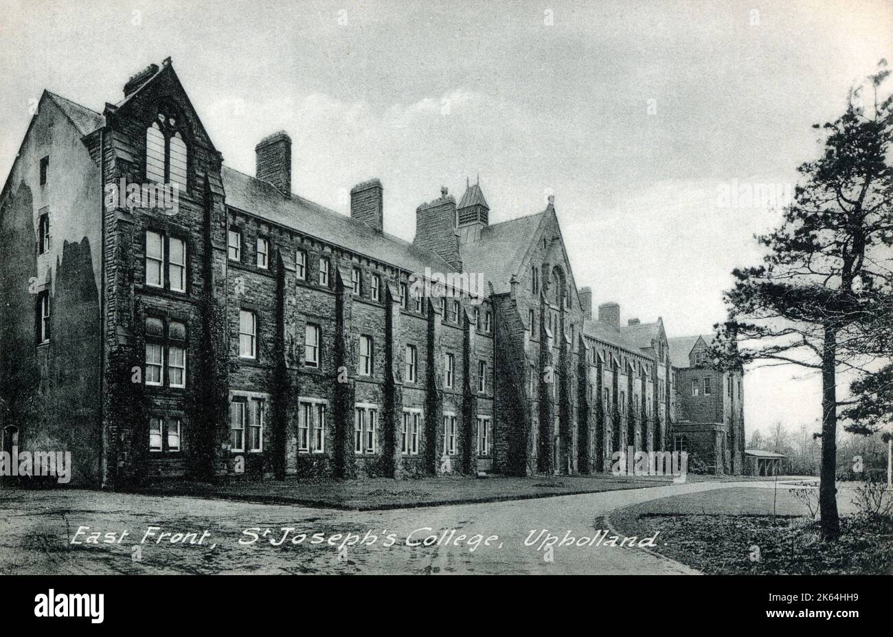 Le front est du St Joseph's College, un ancien séminaire catholique et pensionnat à Up Holland, Lancashire, Angleterre. Banque D'Images