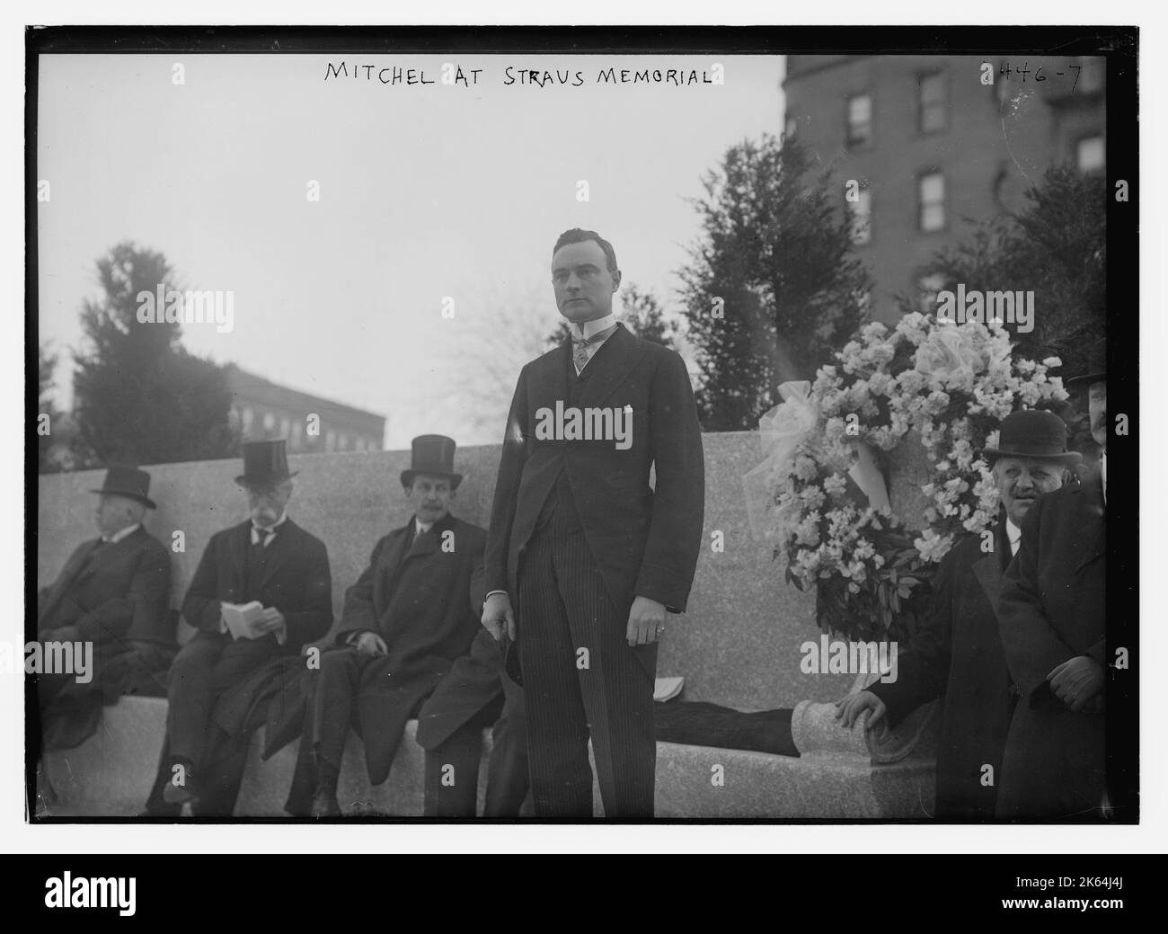 Vue aérienne du parc commémoratif Straus à New York. Le mémorial et le parc ont été consacrés à 15 avril 1915, le troisième anniversaire de la mort d'Isidore et d'Ida Straus sur le Titanic. Date: 1915 Banque D'Images